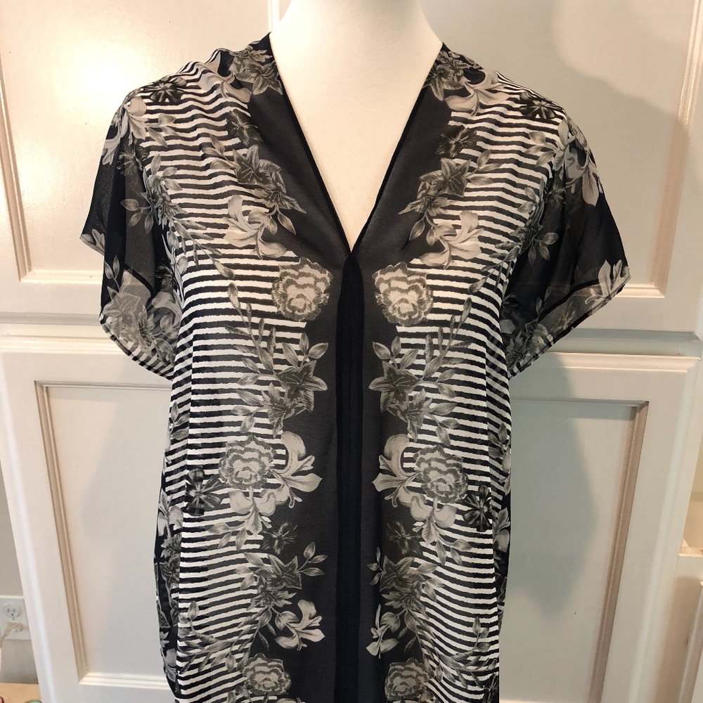 Cabi whimsical top with floral detail